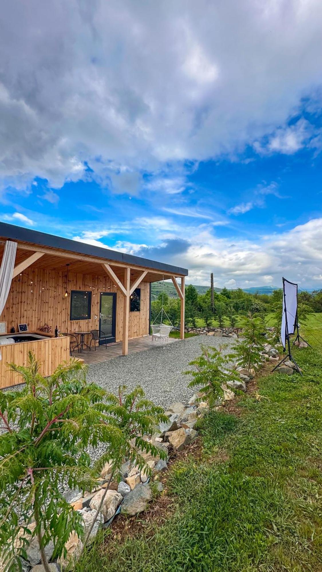 Villa Kubiq Transalpina Petresti Exterior foto