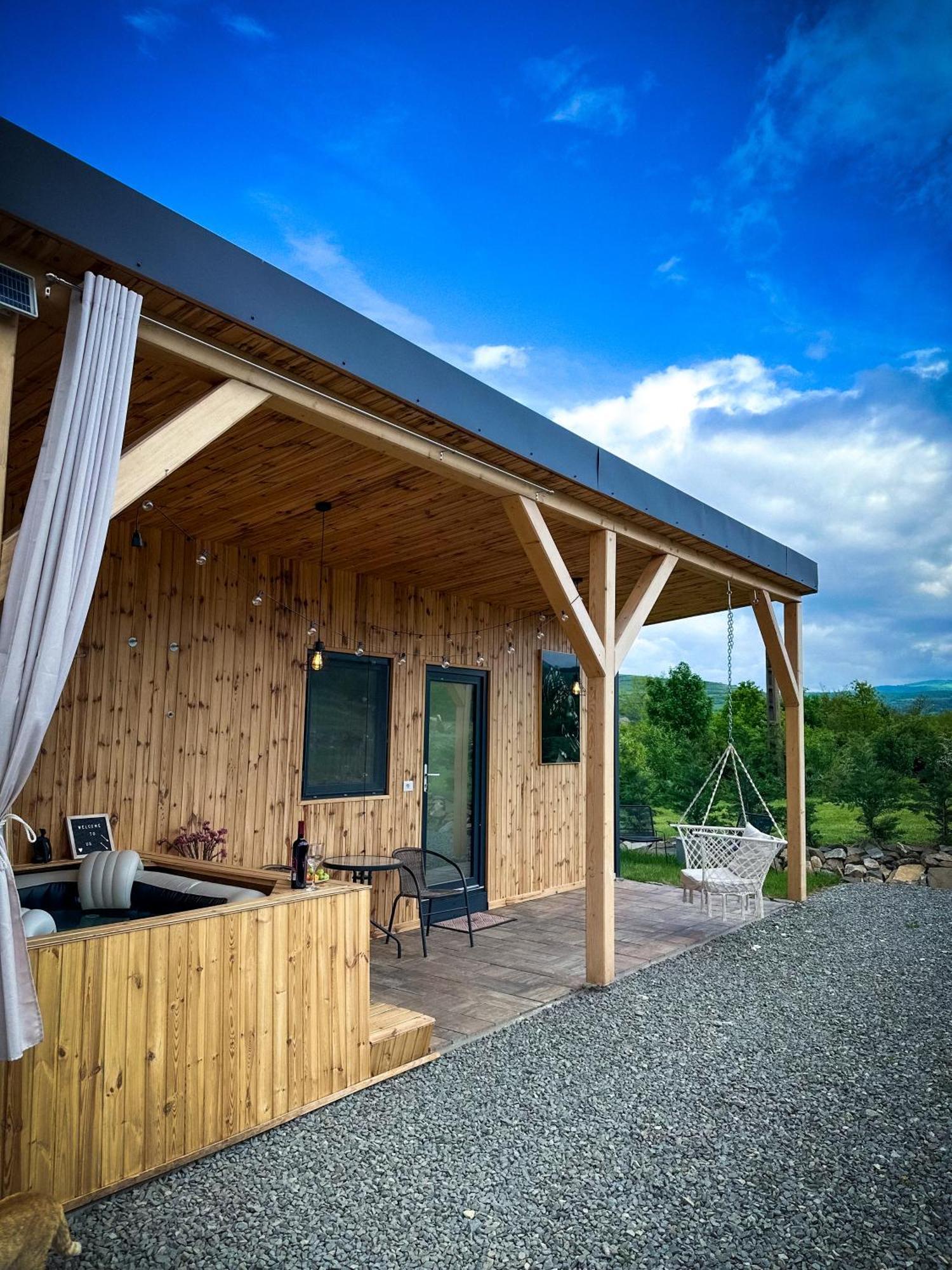 Villa Kubiq Transalpina Petresti Exterior foto