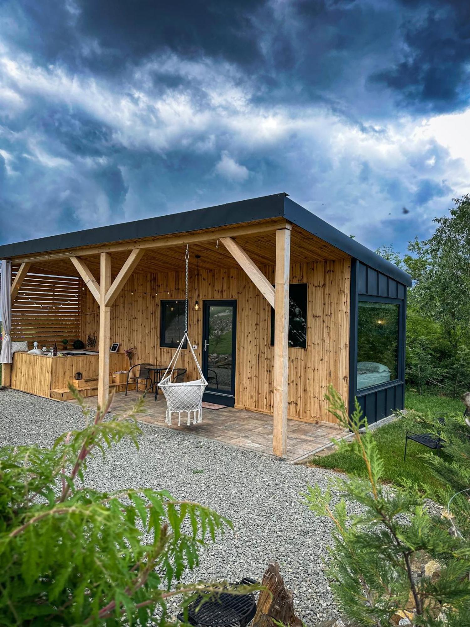 Villa Kubiq Transalpina Petresti Exterior foto