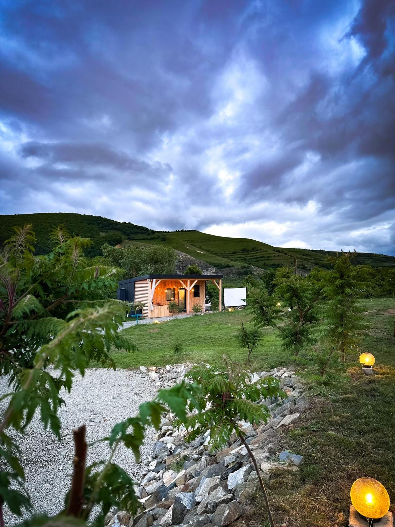 Villa Kubiq Transalpina Petresti Exterior foto
