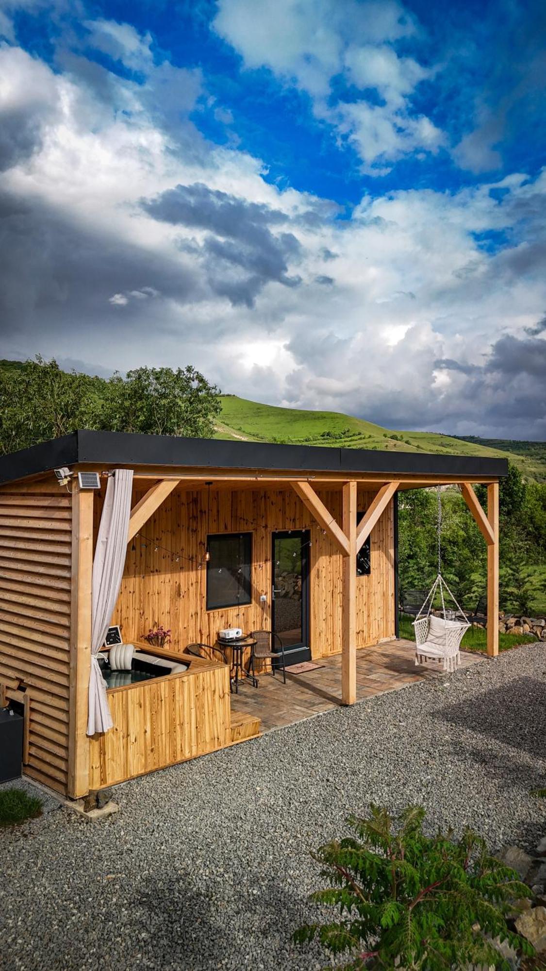 Villa Kubiq Transalpina Petresti Exterior foto