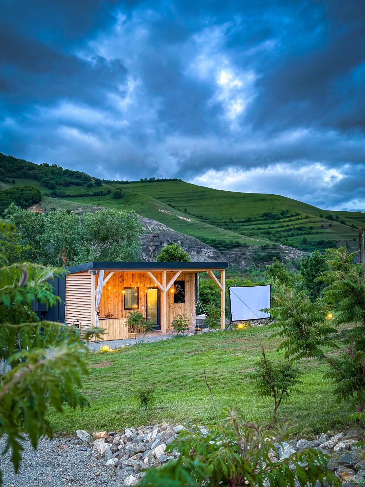 Villa Kubiq Transalpina Petresti Exterior foto