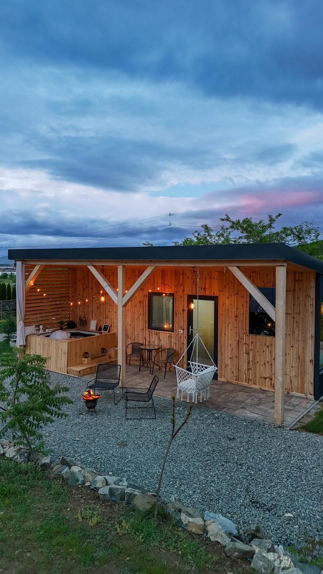 Villa Kubiq Transalpina Petresti Exterior foto