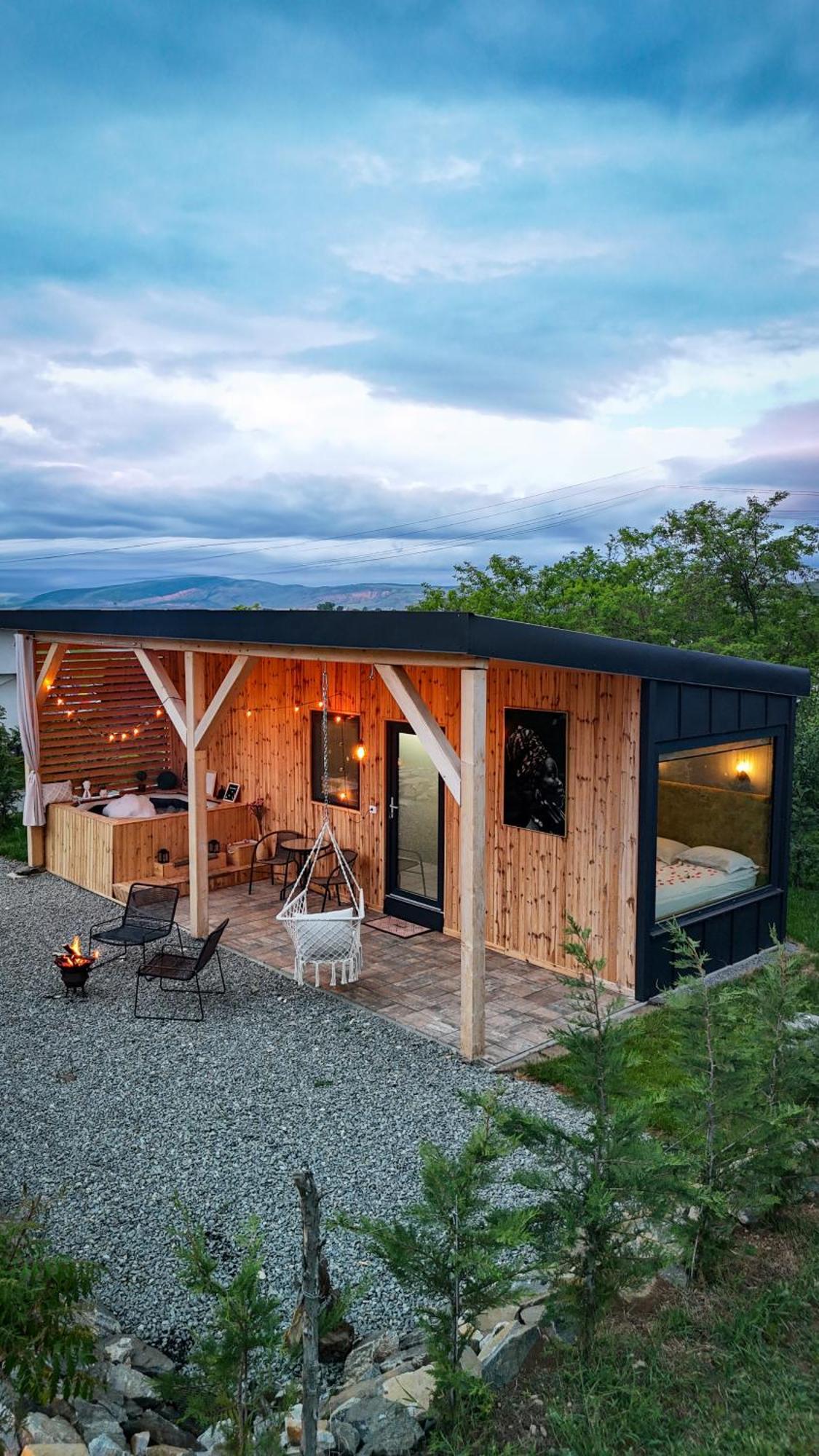 Villa Kubiq Transalpina Petresti Exterior foto